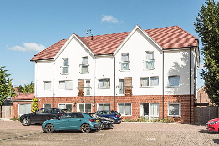 2 Bedroom Flat For Sale In Grove House, Farnborough, Farnborough, GU14