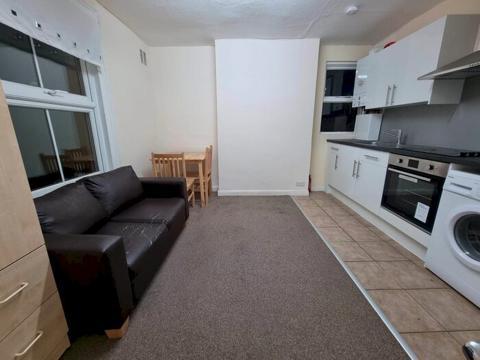 1 Bedroom Flat To Rent In Essex Road, London, NW10