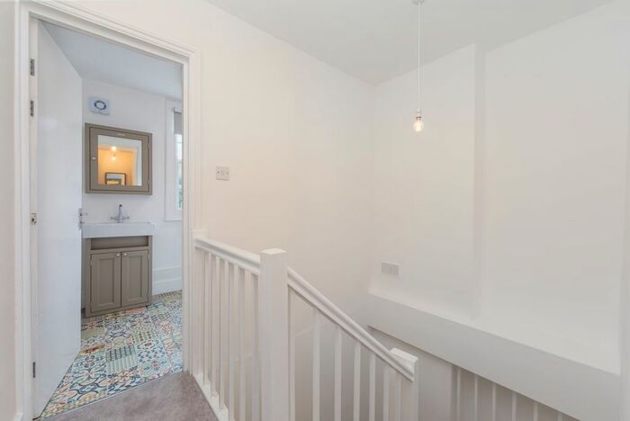 2 Bedroom Flat To Rent In Marchmont Street, Bloomsbury, London, WC1N
