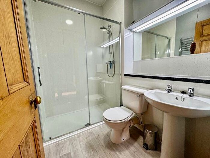 1 Bedroom Flat To Rent In Irvine Place, Stirling, FK8