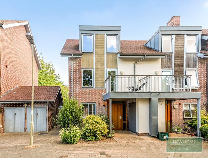 4 Bedroom End Terrace House For Sale In Pillar Box Gardens, Basingstoke, RG24