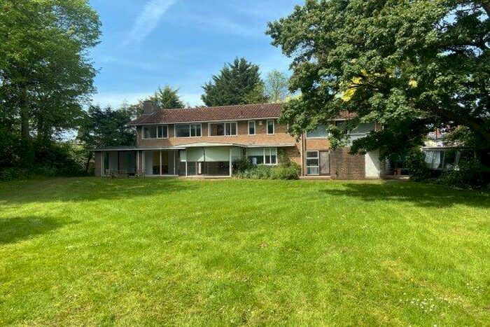 4 Bedroom Property To Rent In Wyndham Way, Oxford, OX2