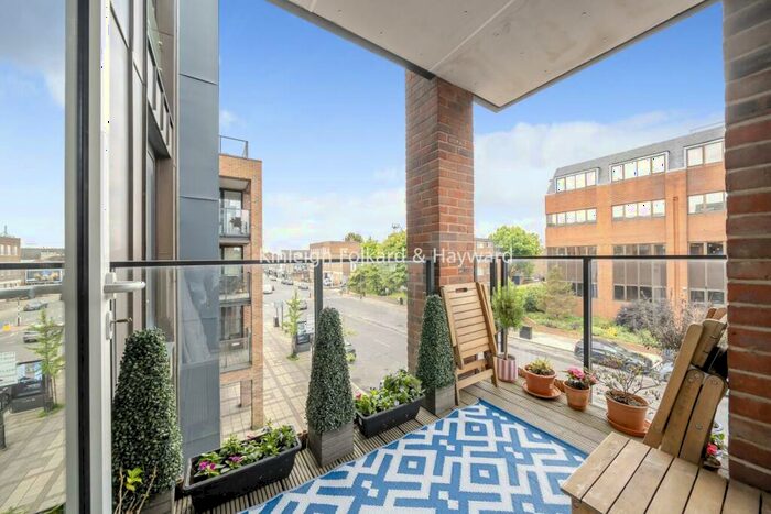 1 Bedroom Flat For Sale In High Road, North Finchley, N12