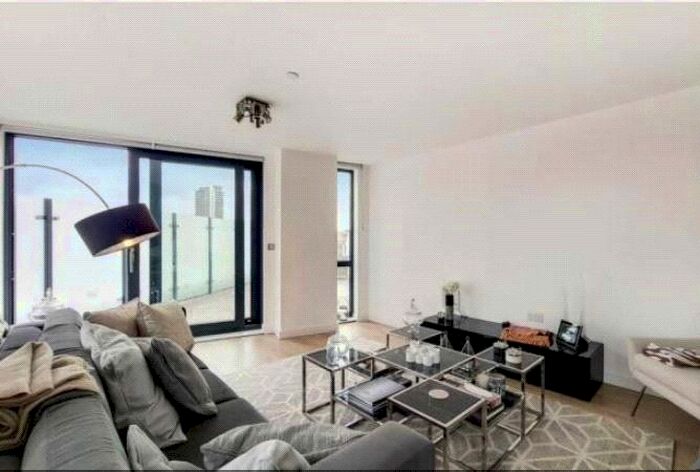 3 Bedroom Flat To Rent In Roosevelt Tower, Williamsburg Plaza, London, E14