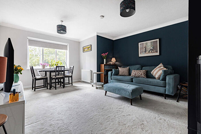 2 Bedroom Apartment For Sale In Park Road, Beckenham, BR3