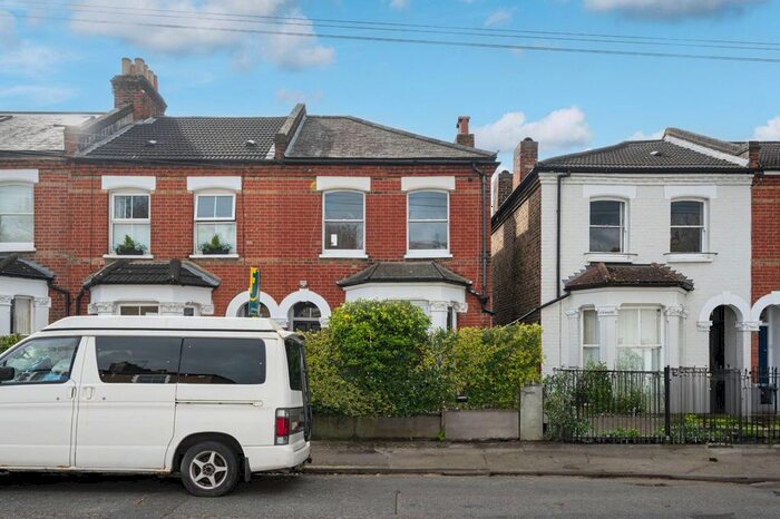 4 Bedroom Property To Rent In Wellfield Road, Streatham, London, SW16