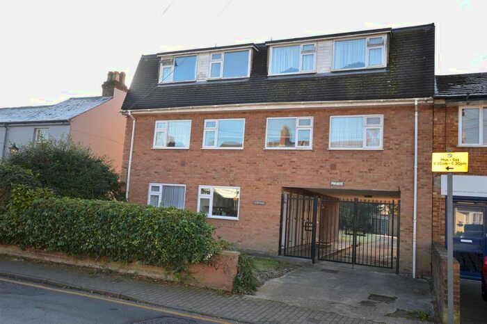 1 Bedroom Flat To Rent In New Road, Croxley Green, Rickmansworth, WD3