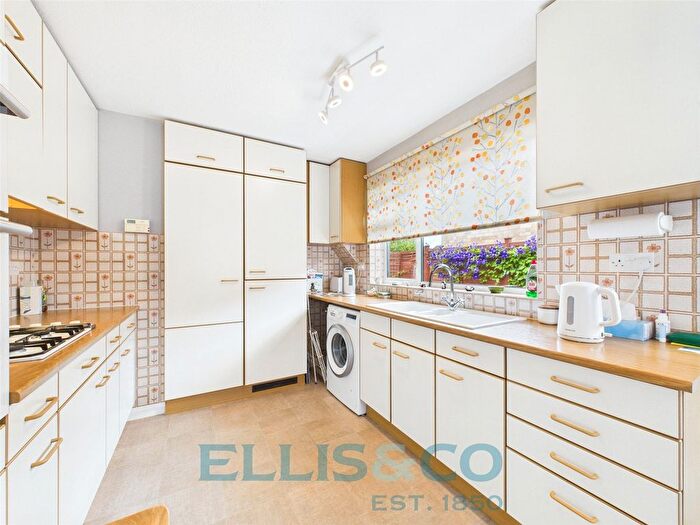 3 Bedroom Bungalow For Sale In Cavendish Close, Tonbridge, Kent, TN10