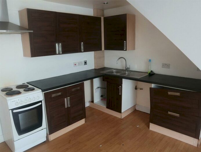 2 Bedroom End Of Terrace House To Rent In New Street, Netherton, Huddersfield, HD4