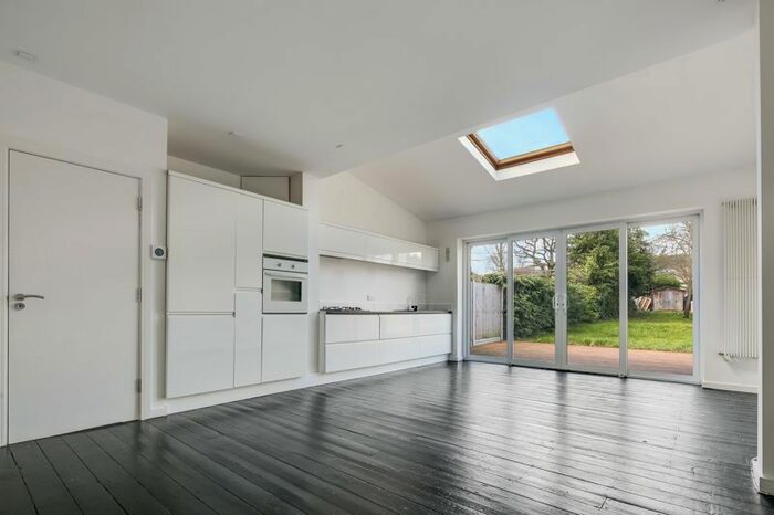 3 Bedroom Terraced House To Rent In Northumberland Avenue, Gidea Park, RM11