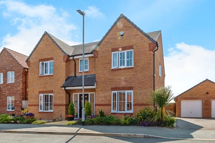 5 Bedroom Detached House For Sale In Frank Ford Close, Saxilby, Lincoln, LN1