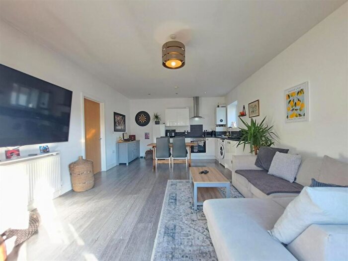 1 Bedroom Semi-Detached Bungalow For Sale In Highland Road, Southsea, Portsmouth, PO4