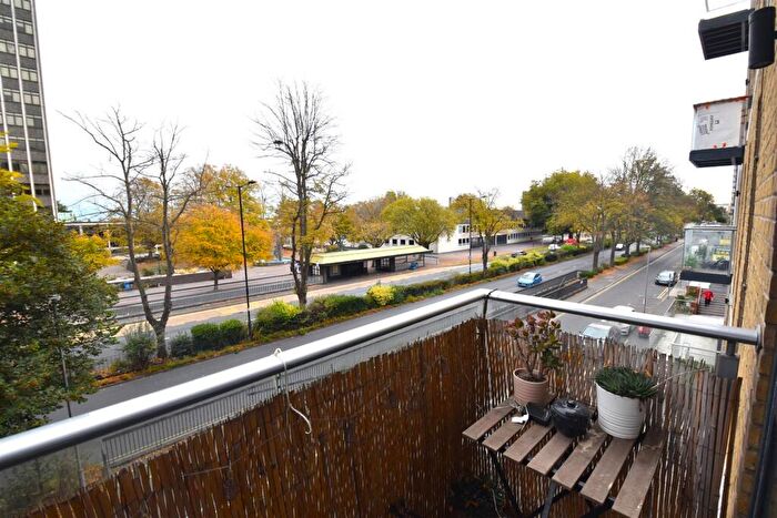 1 Bedroom Apartment For Sale In Victoria Avenue, Southend-On-Sea, SS2