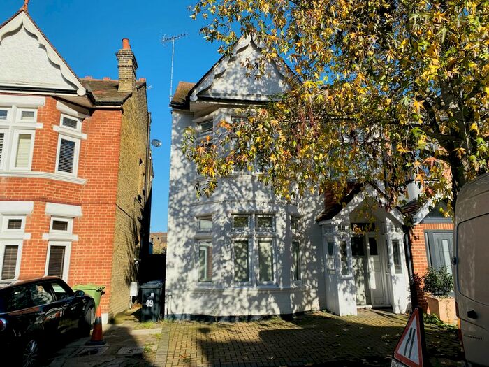 1 Bedroom Flat To Rent In Craven Avenue, Ealing, W5