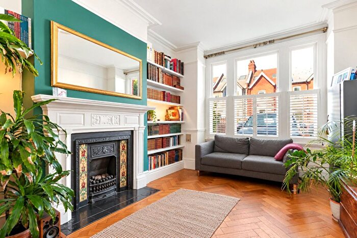 5 Bedroom Terraced House For Sale In Penwortham Road, Furzedown, SW16