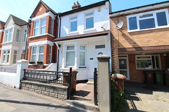 3 Bedroom Terraced House To Rent In Beresford Road, Gillingham, ME7
