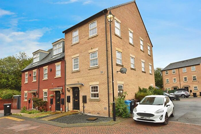 2 Bedroom End Terrace House For Sale In Boothferry Park Halt, Hull, HU4