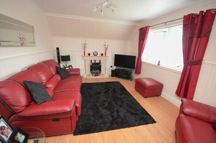 2 Bedroom Flat To Rent In Ashbrae Gardens, Stirling, FK7