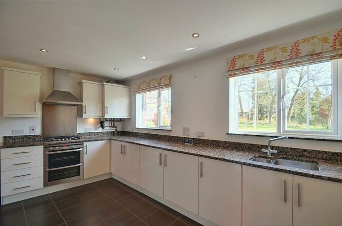 4 Bedroom Town House To Rent In Flowers Avenue, Ruislip, HA4