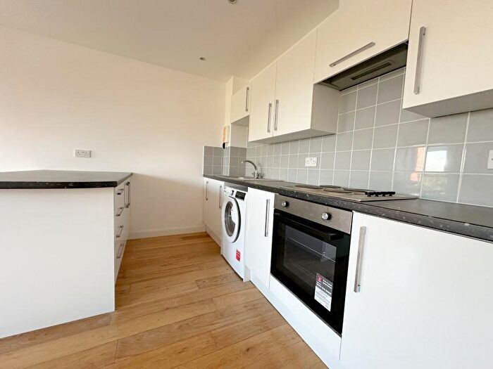 2 Bedroom Apartment To Rent In Rothesay Road, Luton, LU1