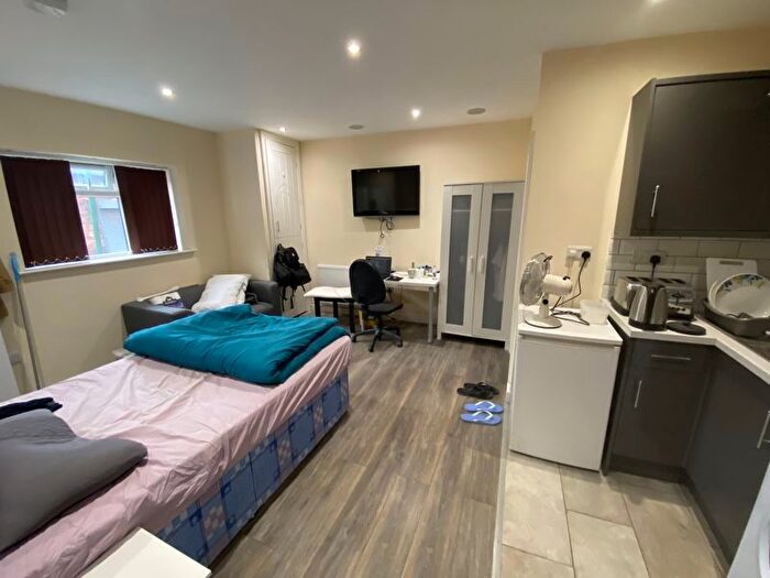 1 Bedroom Flat To Rent In Derby Grove, Nottingham, NG7