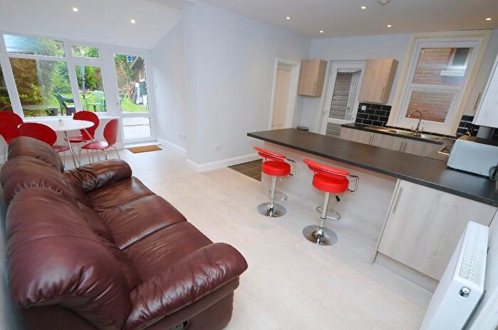 5 Bedroom Detached House To Rent In Student House On Stanfield Road, BH9