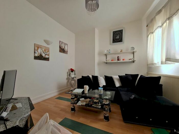 1 Bedroom Flat To Rent In Edward Close, London, NW2