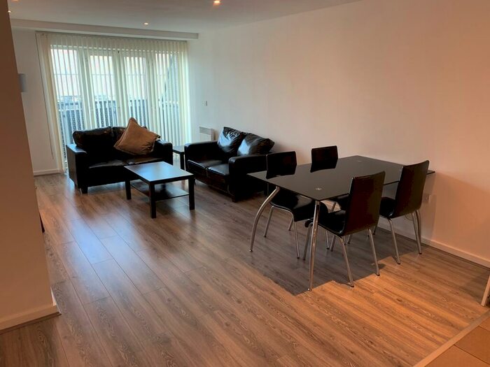 2 Bedroom Apartment To Rent In **available Now**large Masshouse Double Bedrooms, Th Floor With Balcony & Parking, B5