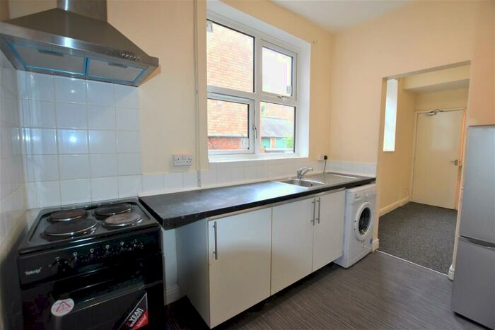 1 Bedroom Apartment To Rent In Chaucer Street, Leicester, LE2