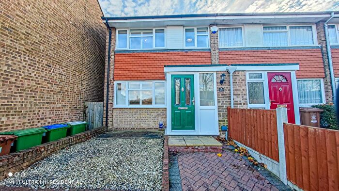 3 Bedroom Terraced House For Sale In Wordsworth Road, Welling, London, DA16