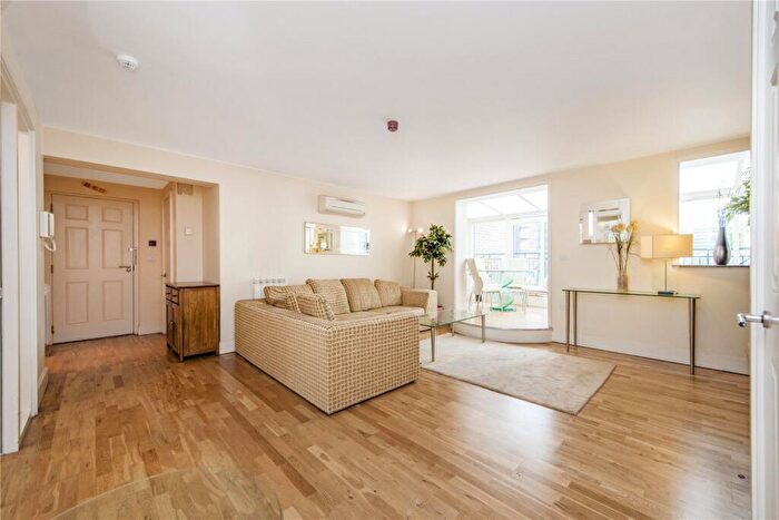 1 Bedroom Flat To Rent In Pepper Street, Millwall, E14