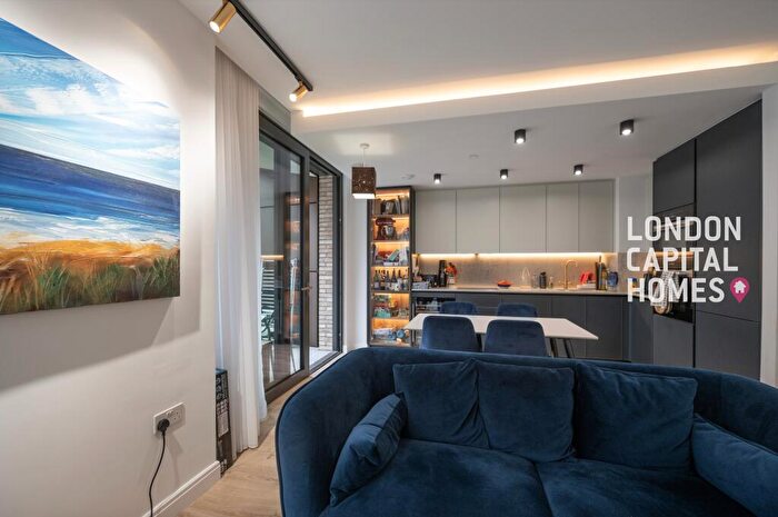 2 Bedroom Apartment To Rent In Siena House, Bollinder Place, London, EC1V