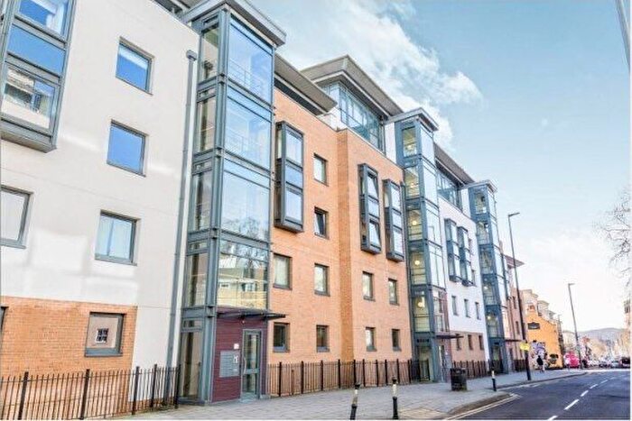 2 Bedroom Flat To Rent In Deanery Road, Bristol, BS1