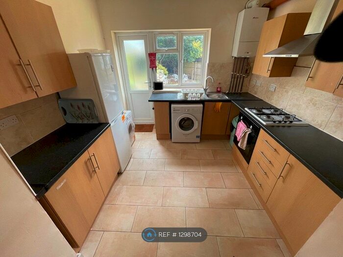 5 Bedroom Semi-Detached House To Rent In Primrose Road, Southampton SO16