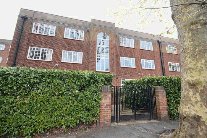 2 Bedroom Flat To Rent In Clifden Road, Twickenham, TW1