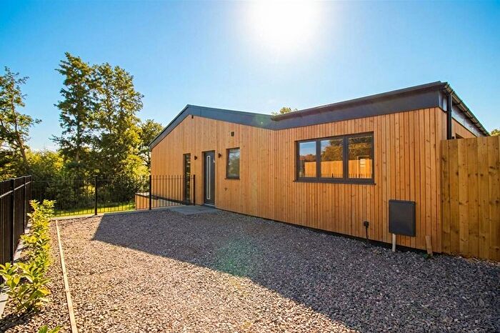 3 Bedroom Barn Conversion For Sale In Ivy House Lakes, Grittenham, SN15