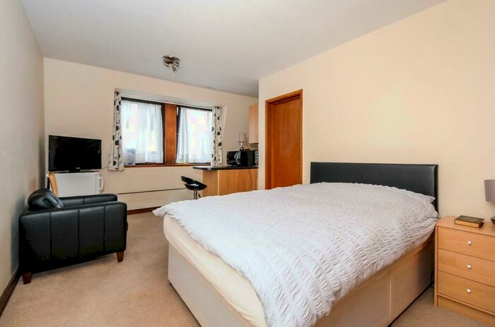 Apartment To Rent In Leather Lane, Chancery Lane, EC1N
