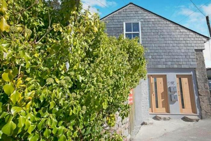 2 Bedroom Flat To Rent In Hill Head, Penryn, TR10
