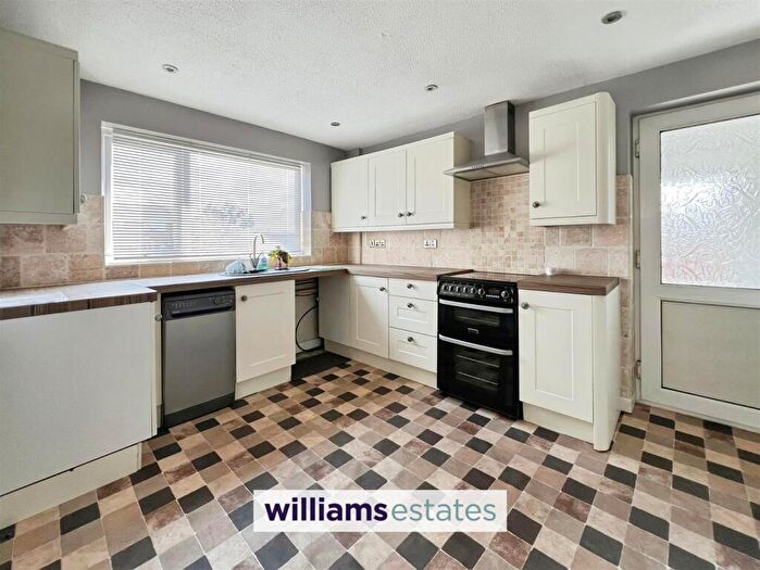 3 Bedroom Bungalow For Sale In Maes Cantaba, Ruthin, LL15