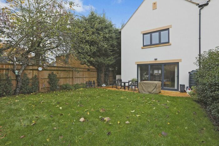 3 Bedroom Semi-Detached House For Sale In Stow Road, Moreton-In-Marsh, GL56