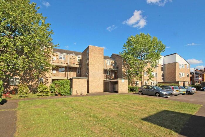 1 Bedroom Flat To Rent In Adelaide Road, Richmond, TW9