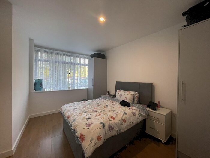 1 Bedroom Flat To Rent In Fitzwilliam House, Southall, UB2