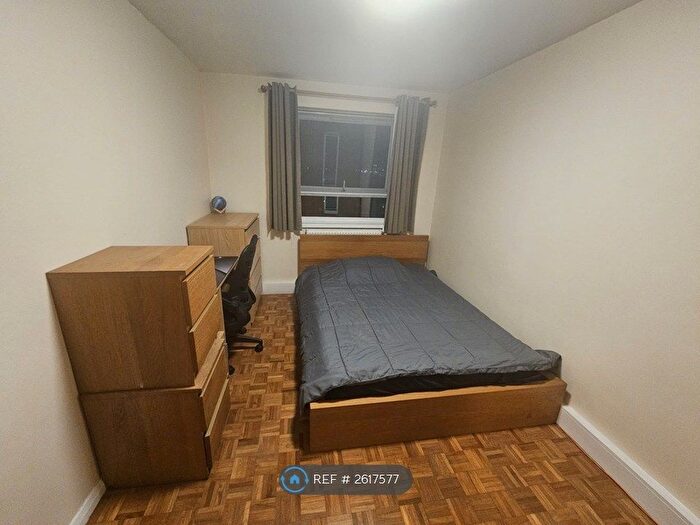 2 Bedroom Flat To Rent In Redbridge Lane East, Ilford, IG4