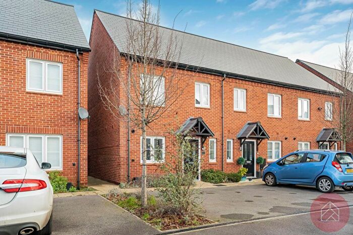 3 Bedroom End Terrace House For Sale In Walker Road, Bicester, OX25