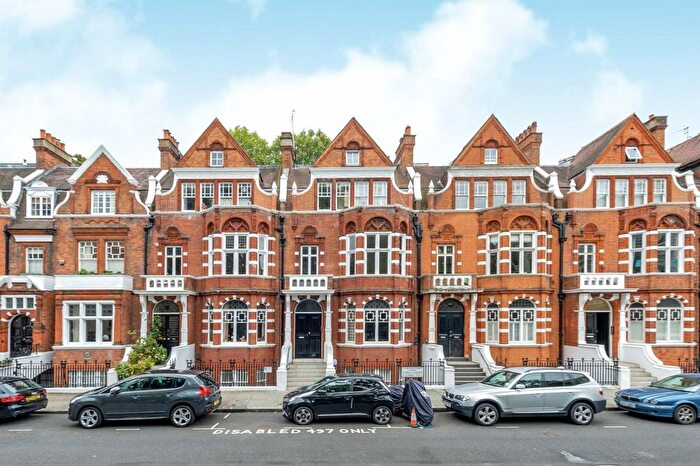 2 Bedroom Flat To Rent In Earl's Court Square, Earls Court, SW5