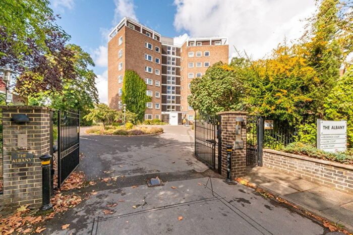 3 Bedroom Flat For Sale In Albany Park Road, North Kingston, Kingston Upon Thames, KT2