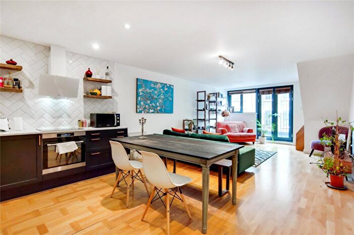 2 Bedroom Apartment To Rent In Curtain Road, Shoreditch, London, EC2A