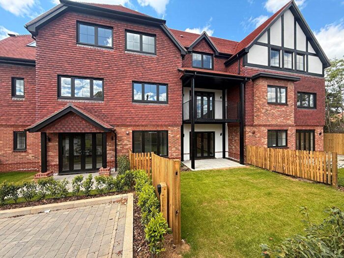 2 Bedroom Flat To Rent In Farleigh Road, Warlingham, CR6