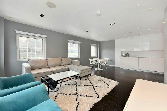 2 Bedroom Flat To Rent In Paddington Street, London, W1U