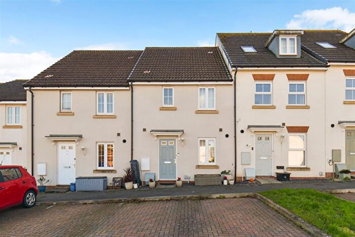 3 Bedroom Property For Sale In Parlour Mead, Cullompton, EX15